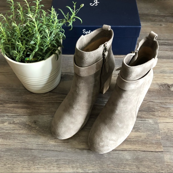 NEW Booties 💐 - Picture 4 of 8